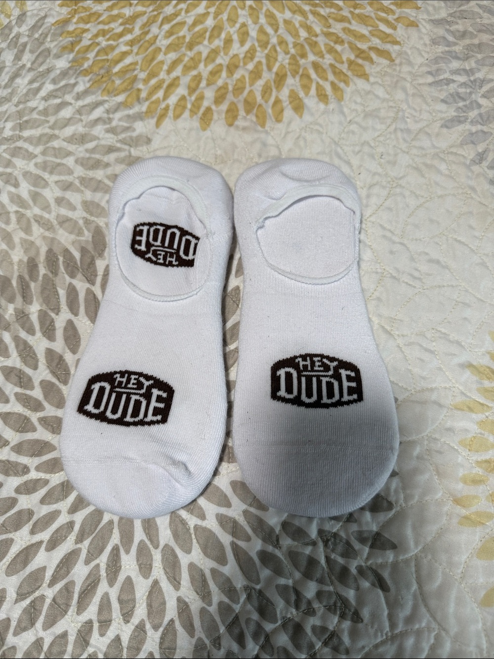 Hey Dude White Low-Cut No-Show Athletic Socks with Brown Logo Brand New